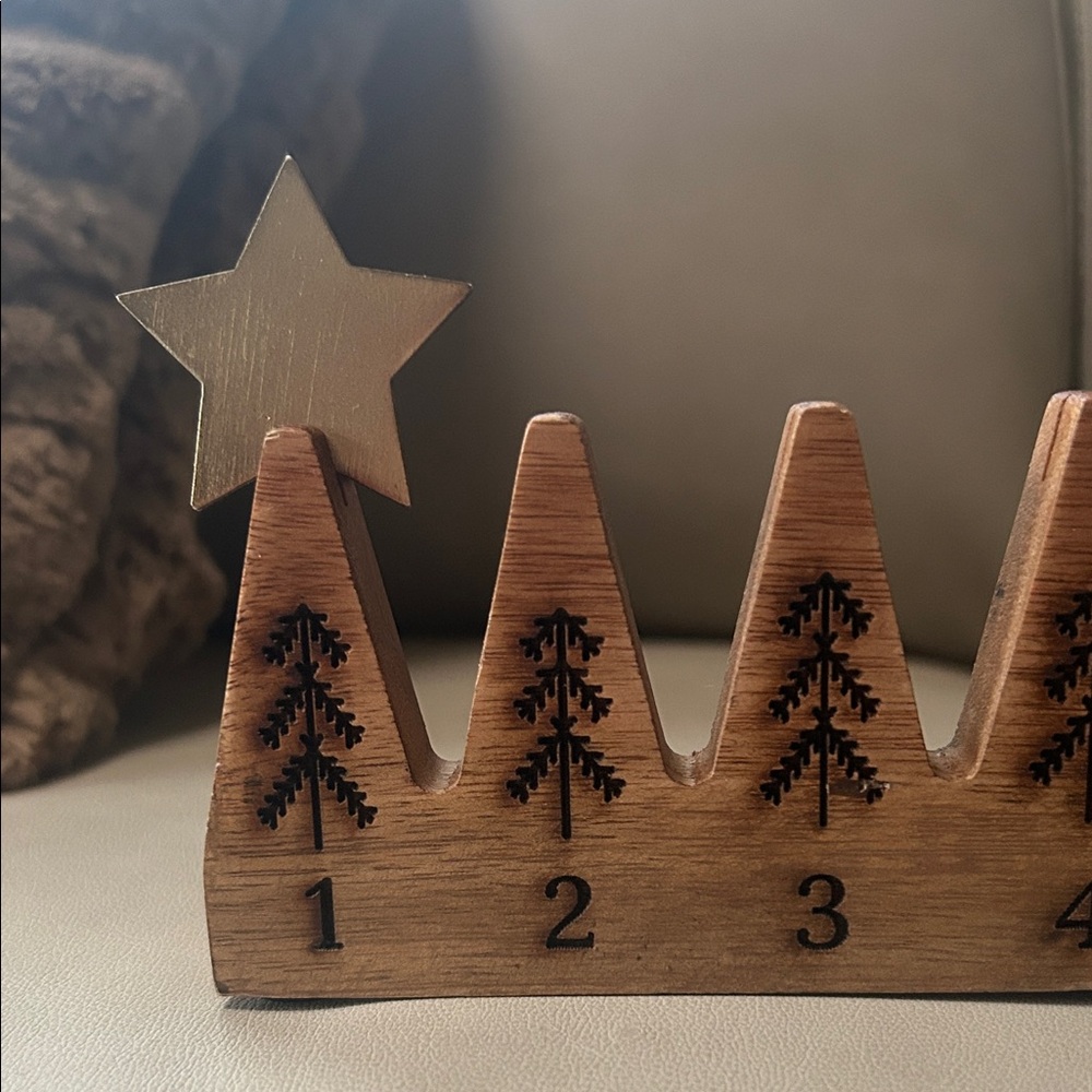 Hearth & Hand with Magnolia Wooden Countdown Christmas calendar with Star - Picture 3 of 5